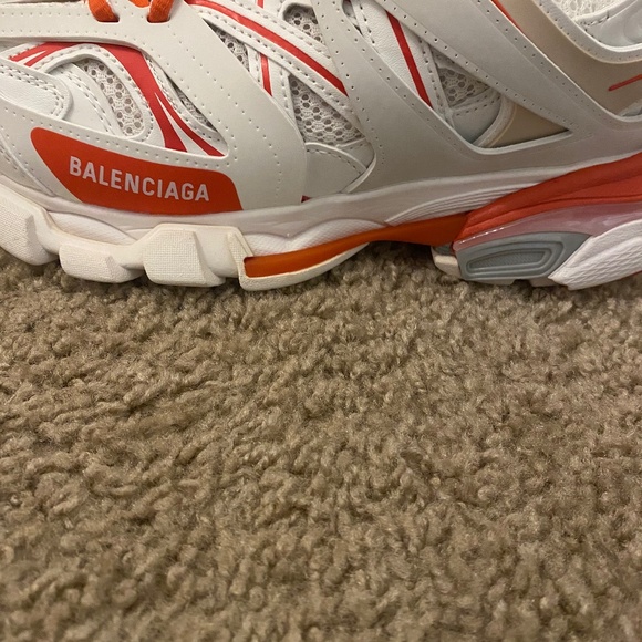 Selling balenciaga tracks - Picture 1 of 7